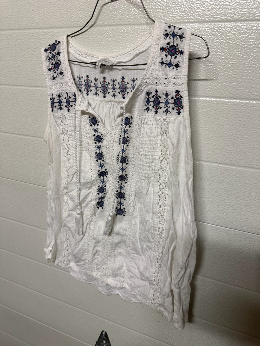 Lucky Brand White Embroidered Sleeveless Peasant Top with Navy & Pink Accents
